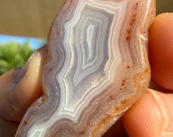 Vintage Mulligan Peak Agate – Premium Polished Arizona Agate | Rare Fortification Bands | Pink, Peach, White, Gray & Orange Collector Stone