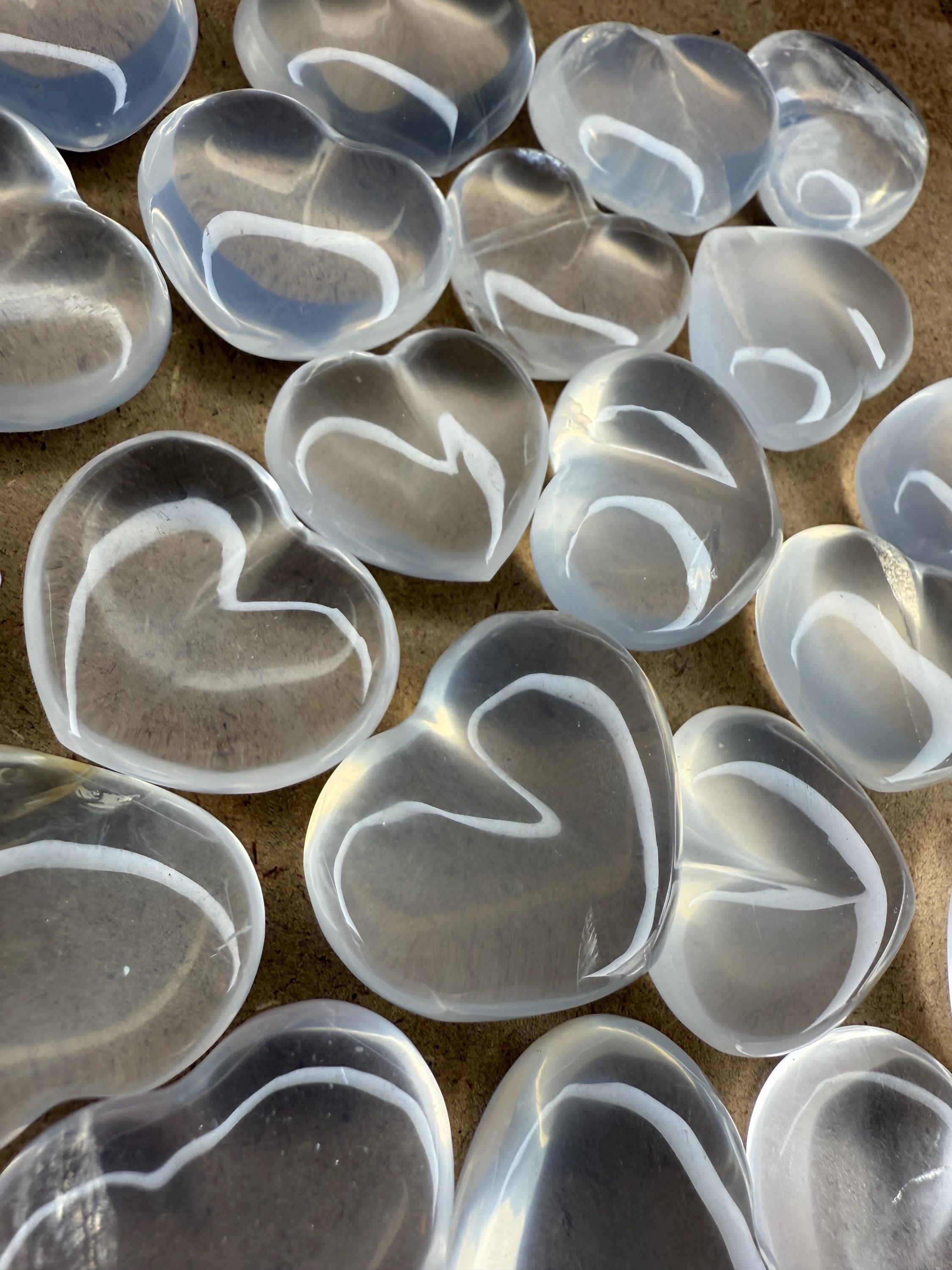 AAA プレミアム ジラソル クォーツ ハート – トップグレード