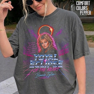 Camiseta vintage em homenagem a Bonnie Tyler, camiseta com estampa "Total Eclipse of the Heart", estilo retrô synthwave dos anos 80.