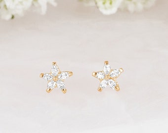 Pendientes de botón con cierre de rosca para bebé niña, de oro macizo de 14k, con forma de flor y circonitas cúbicas.