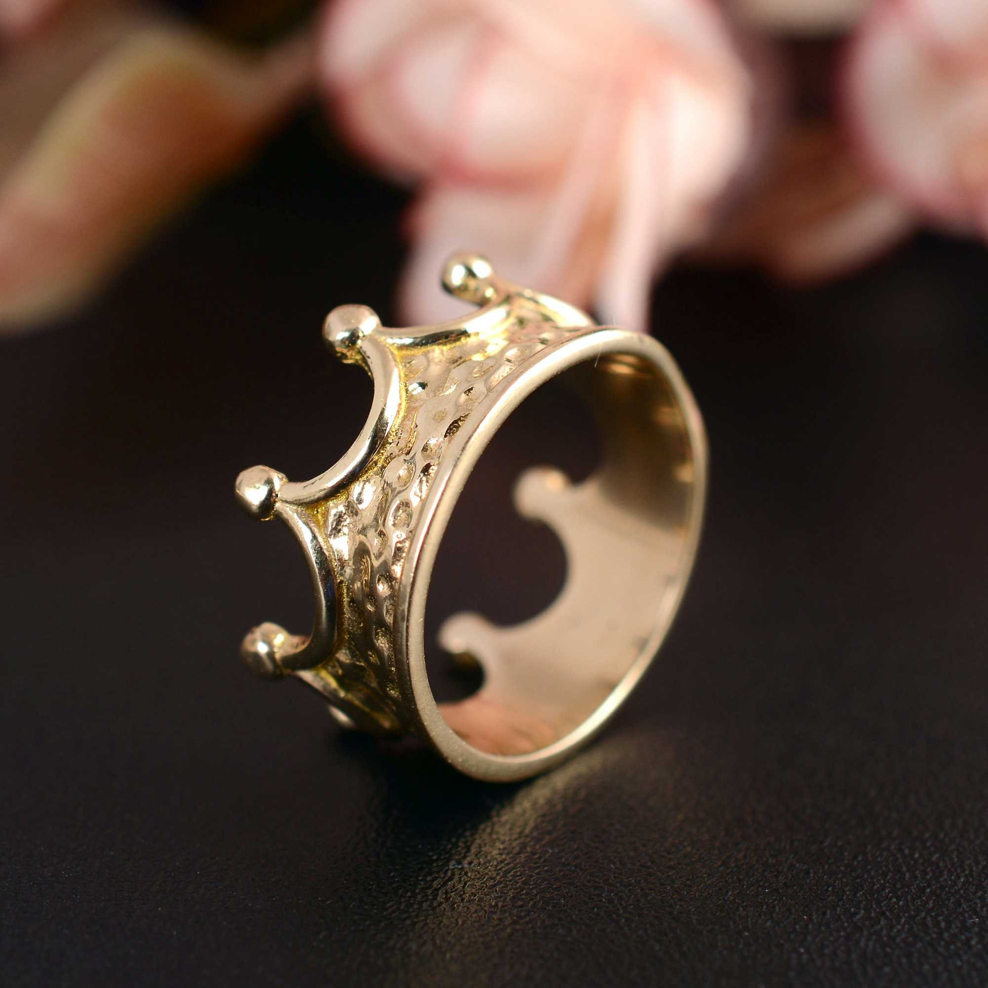 King shape best sale ring