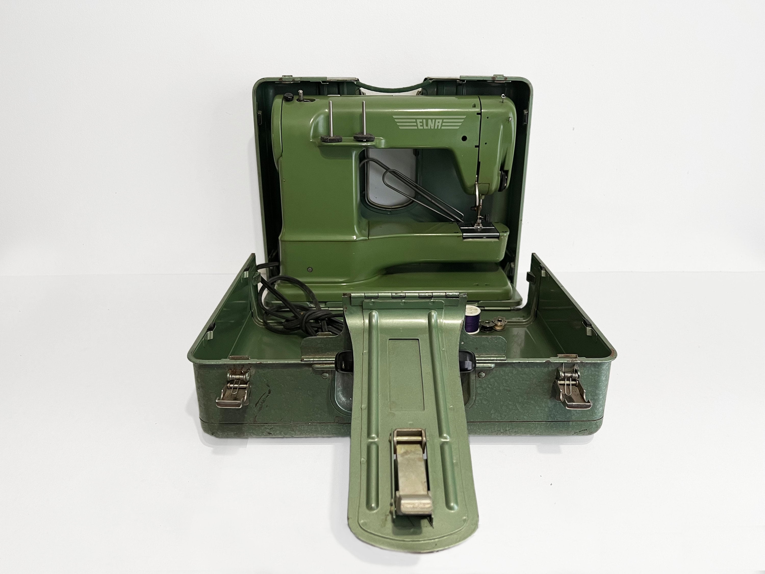 Elna Supermatic 722010 Vintage Sewing Machine Green with Case and Cam