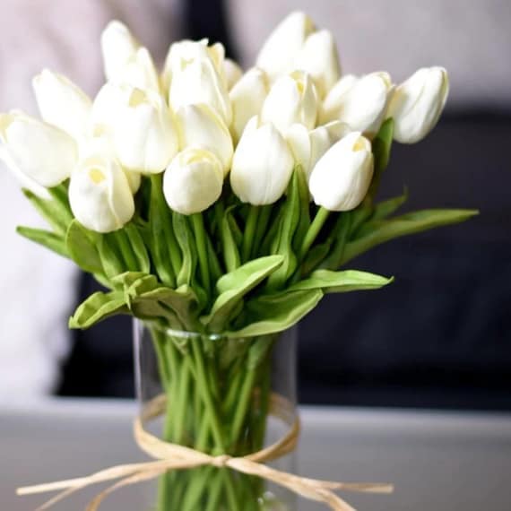 ENOVA FLORAL 20 Tulipani Bianchi Artificiali Al Tocco Reale In Vaso Con Acqua Finta - Composizione Floreale Realistica Per Casa E Matrimoni