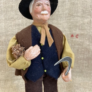 Antique Medium Provence Santons, Authentic Clay Figurine, Older Man in Provence Costume, Lavender Bouquet with Sickle, Decorative Doll 1930s