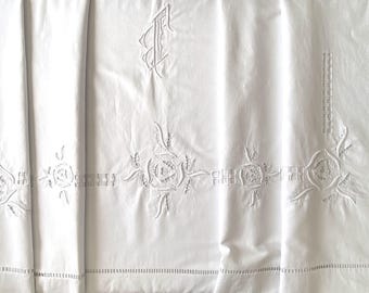 Antikes französisches Bettlaken, Jour de Venise und Cut Work, Rosenblumen, große Aussteuer, großes handgesticktes Monogramm JB, 1900