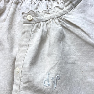 Authentic All Hand Gathered, Size M, French Antique Pure Hemp Linen, Rustic Linens Nightgown, Night Dress, Monogram DV, Scalloped Edge 1900s image 4