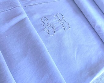 豪華なアンティークリネンキングサイズ寝具セット（刺繍入り枕カバーと
