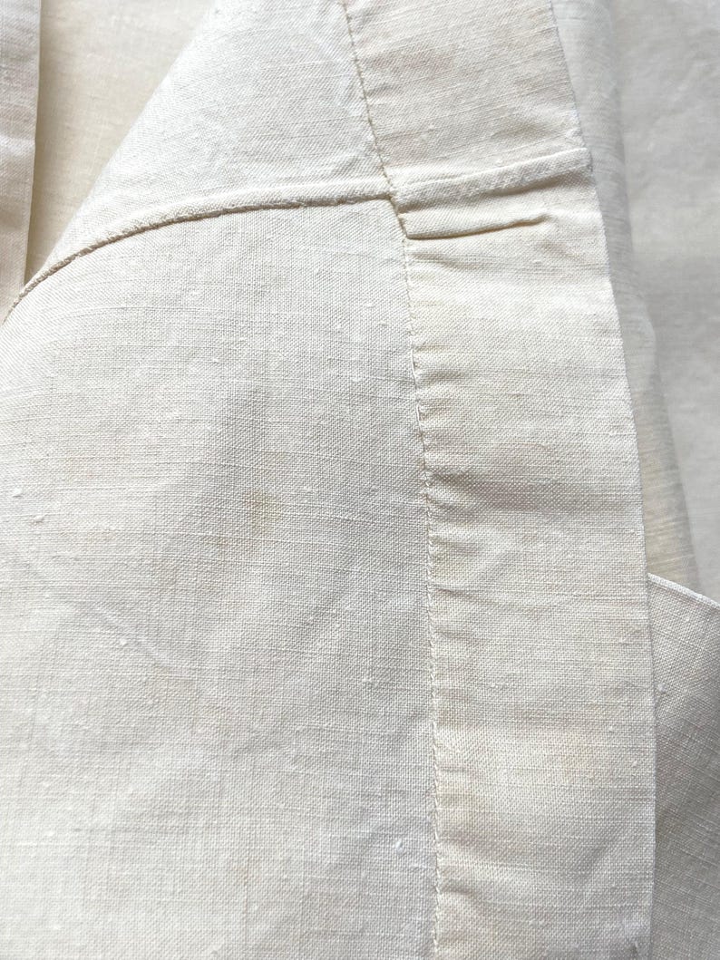 Camisón o bata de lino puro francés antiguo, auténtico, fruncido a mano, vestido rústico, monograma AD, prenda con borde festoneado, 1900. imagen 10