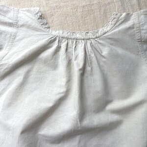 Authentic All Hand Gathered, Size M, French Antique Pure Hemp Linen, Rustic Linens Nightgown, Night Dress, Monogram DV, Scalloped Edge 1900s image 8