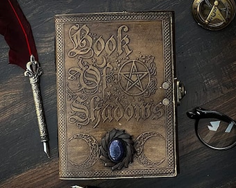 Buch der Schatten, Leder Grimoire, Leder Journal, magisches Buch, keltisches Journal The Morrigan, Lederbuch Reise-Notizbuch, Weihnachtsgeschenk