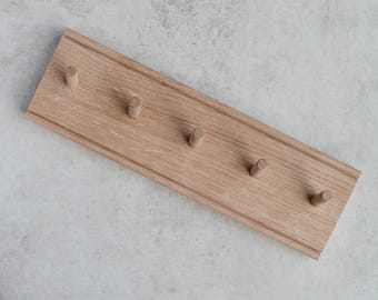 Key Rack in Solid Oak with 5 Pegs – Wall Mounted Wooden Key Holder for Hallway Storage - Shaker Style