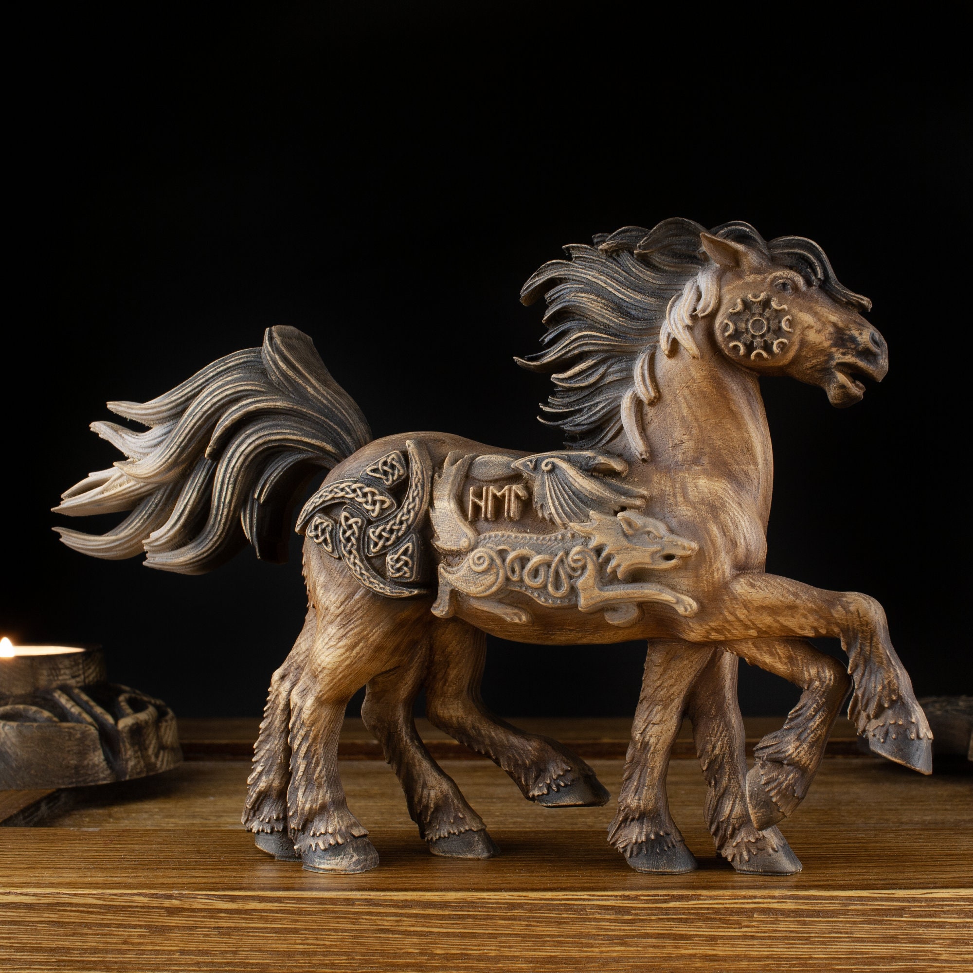 馬の彫刻 ダークブラウン 樹脂製 オーディンのスレイプニル馬の彫刻：北欧異教の木彫 - Etsy 日本