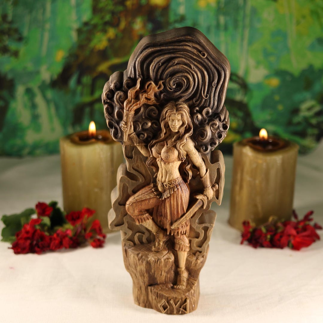 オヤ像：アフリカの女神ヨルバ族の木彫、サンテリアの室内装飾 - Etsy 日本
