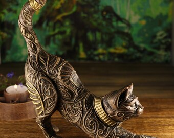 木彫りの猫の像：ゴシック北欧エジプトの神秘的な装飾 - Etsy 日本