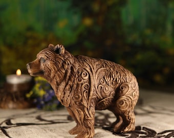 Bear Statue: Animal Figurine