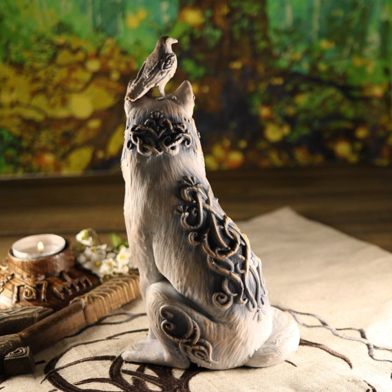 狼とカラスの像：ケルト北欧神話の装飾木彫り白 - Etsy 日本