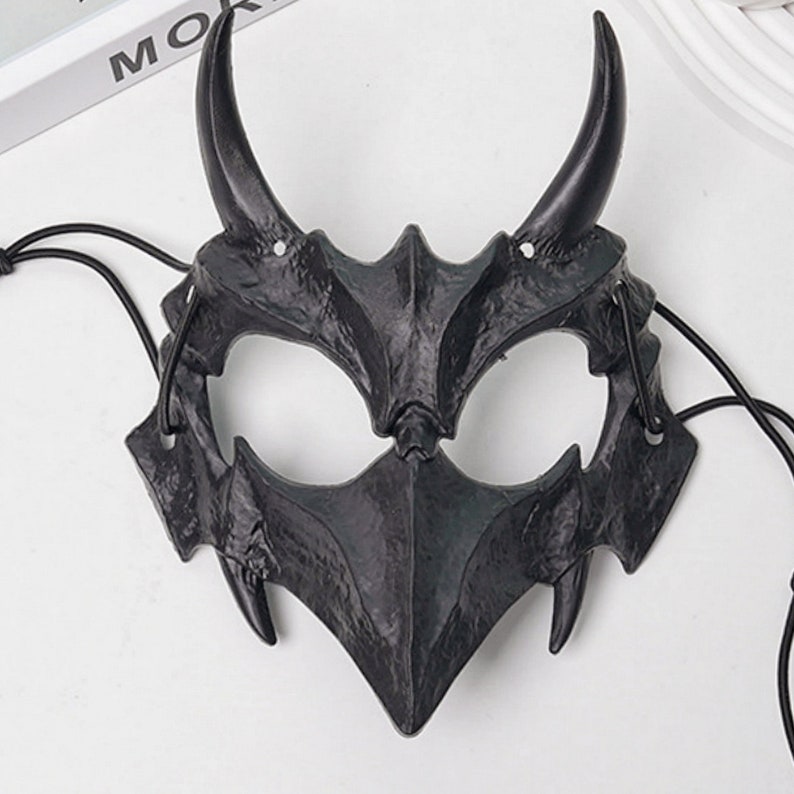 Máscara de media cara de calavera de hombre lobo, máscara de calavera de animal, unisex, accesorios de fiesta de carnaval, cosplay, mascarada de Halloween, regalo de Navidad, regalo de cumpleaños Black Yaksha