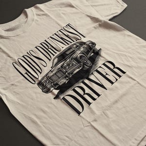 Gottes betrunkener Fahrer T-Shirt: Lustiges Meme Grafik-T-Shirt