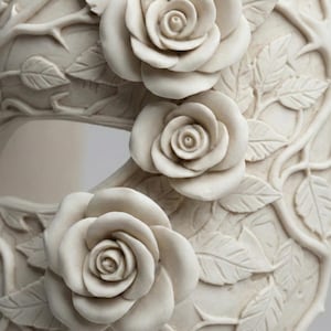 Maschera di rosa spinata, scultura botanica dettagliata per decorazioni cosplay, file STL 3D immagine 3