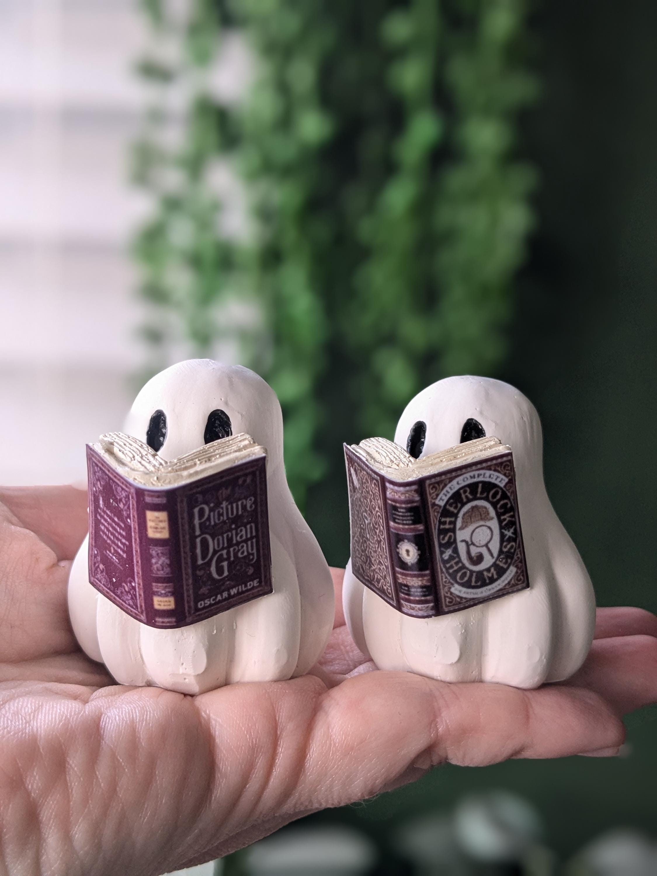 BOOK BOO! Handmade ghost figure reading their favourite book. Bookcase shelf decorations. Giddy Ghost collectable for book lovers and reader