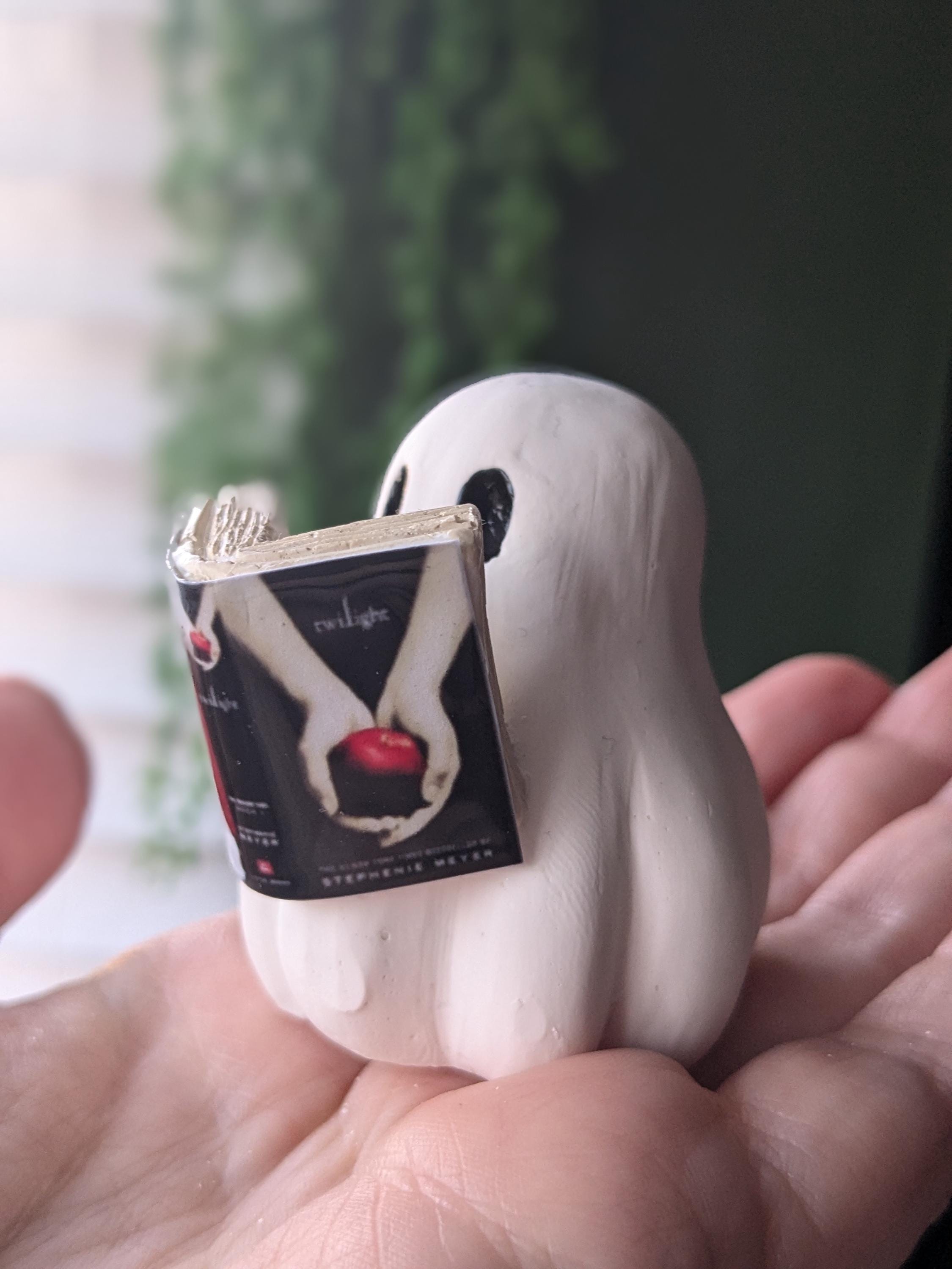 BOOK BOO! Handmade ghost figure reading their favourite book. Bookcase shelf decorations. Giddy Ghost collectable for book lovers and reader
