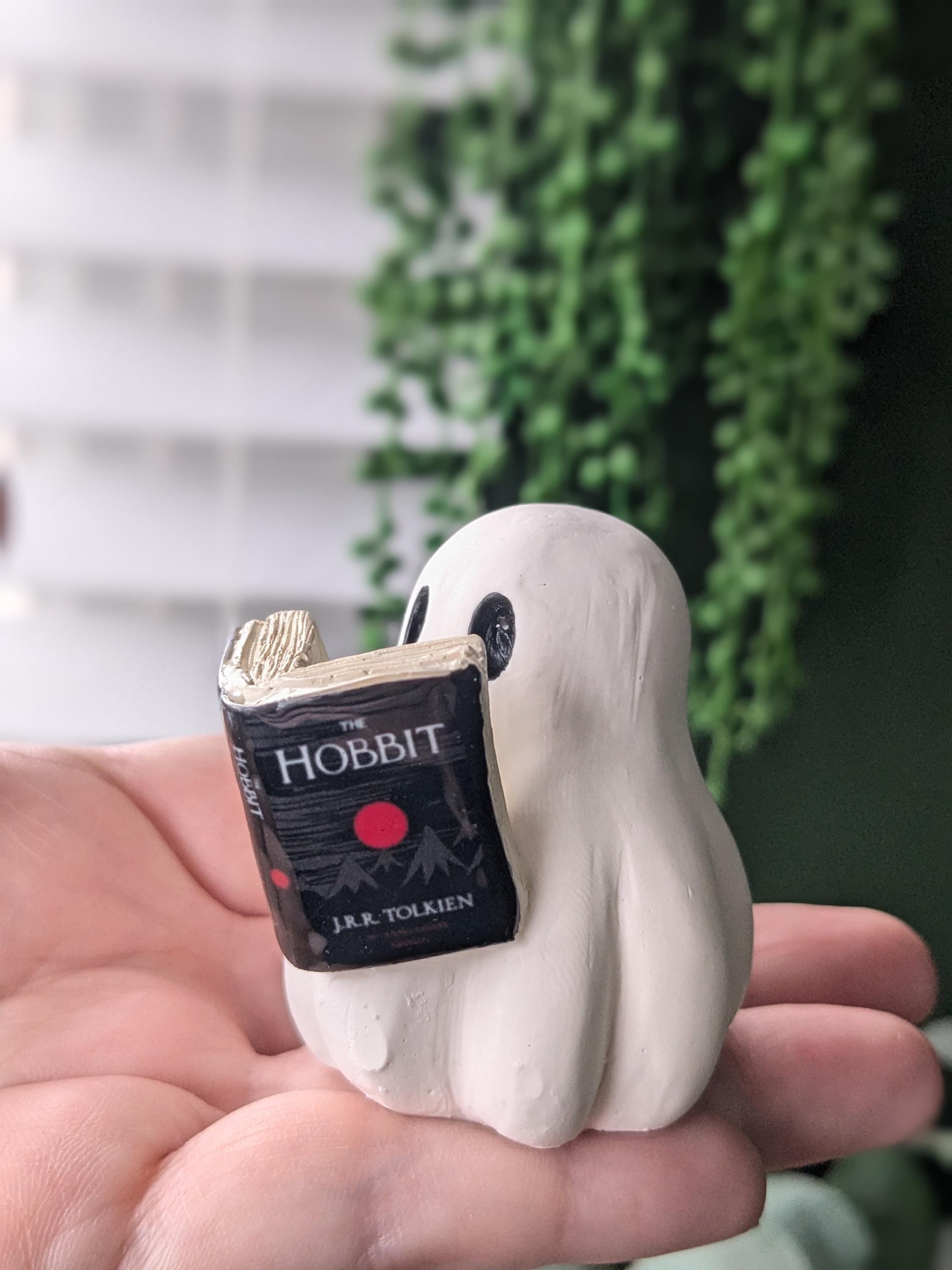 BOOK BOO! Handmade ghost figure reading their favourite book. Bookcase shelf decorations. Giddy Ghost collectable for book lovers and reader