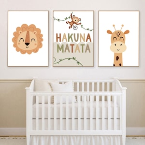 Carteles personalizados - Decoración de habitaciones para bebés y niños - Regalo de nacimiento con nombre sobre el tema Hakuna Matata - cachorro de león - Jirafa