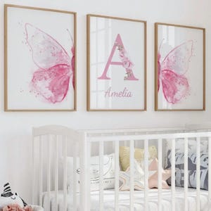 Pósteres personalizados con monogramas de mariposas y flores: decoración para dormitorio de niña, rosa empolvado, regalo de nacimiento de niña, regalo de bautismo de niña