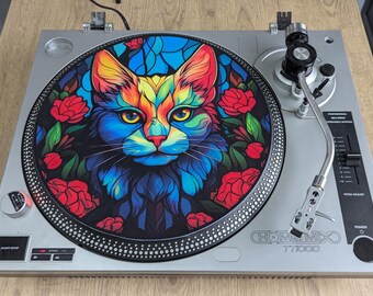 ステンドグラスの猫のスリップマット - 猫型LPレコードプレーヤー用マット