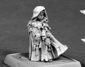 Female Halfling Wizard - Enora - D&D - Frostgrave - Pathfinder - Metal RPG Fantasy Miniature 28 - 32mm