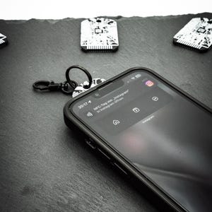iPhone beim auslesen des NFC Tags im Schlüsselanhänger
