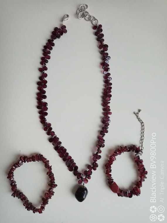 Garnet jewelry set,necklace, two bracelets, natura