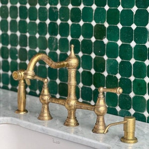 Grifo de cocina vintage con caño de cuello de cisne - Grifo de encimera de estilo antiguo