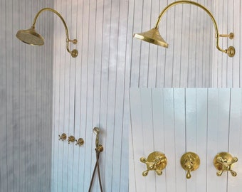 Ongelakte messing doucheset, vintage messing douche met handdouche en douchekop