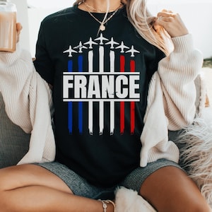 France Bastille Day T-Shirt – French Flag Fighter Jet Design – Patriotic Shirt – July 14 France Celebration Tee