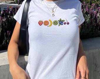 Camiseta corta estilo Y2K con bordado de frutas y arcoíris del orgullo LGBTQ+, estilo retro, regalo con estética queer.
