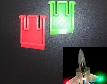 Tastaturfüße Logitech G213 Links (Rot) und Rechts (Grün) Ersatz Fuß, inspiriert von den Seitenlichtern von Luft- und Wasserfahrzeugen.