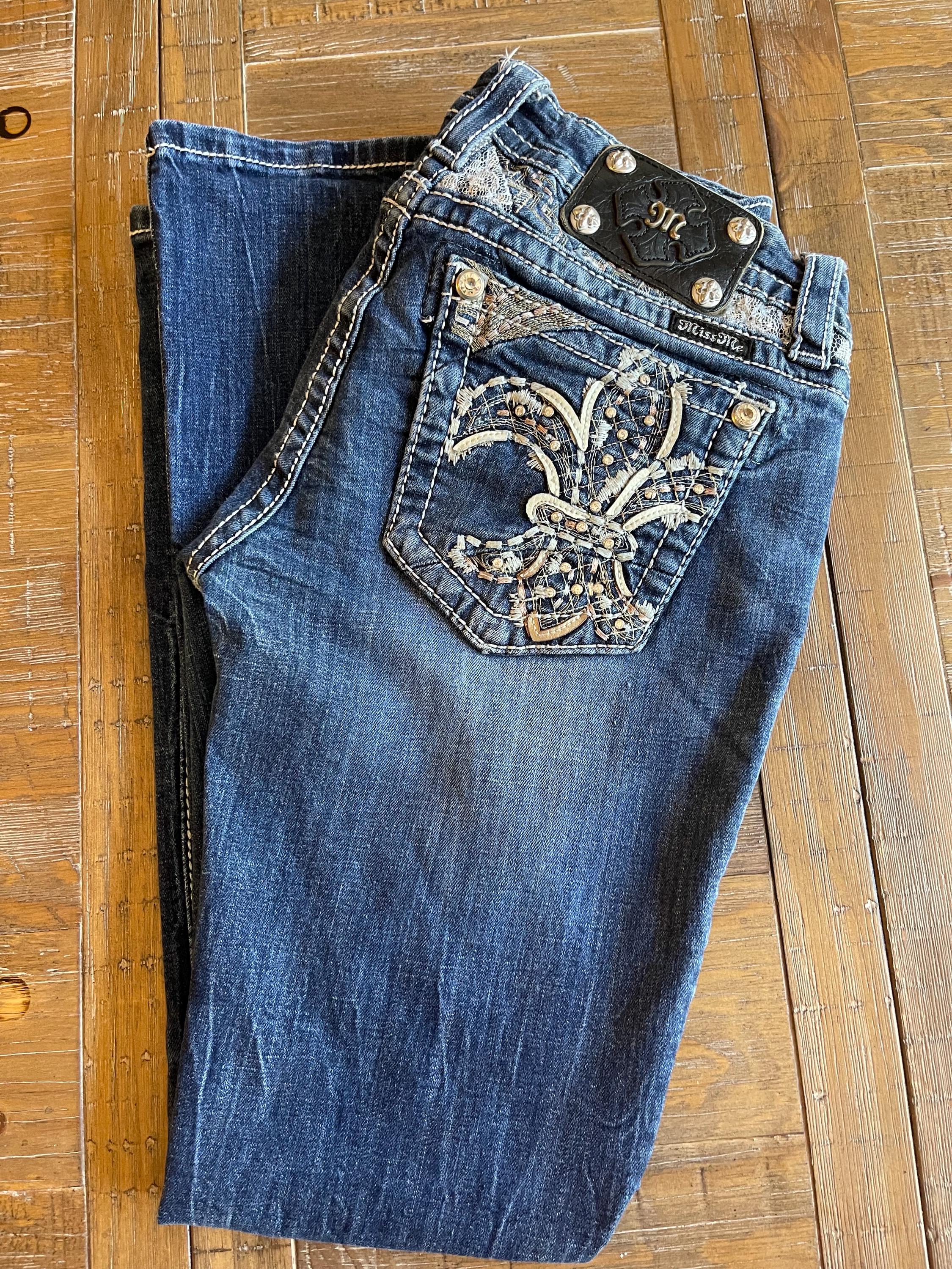 2000’s MISS ME 赤の刺繍ビジュー付きデニムパンツ 2000's MISS ME 赤の刺繍ビジュー付きデニムパンツ