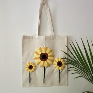 Sunflower Handmade Bag, Tote bag, Punch Needle Embroidered Tufted Tote Bag, Hand Tufted Tote Bag, Shoulder Bag, Personalized Gift Bag,