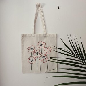 Poppy Shoulder Tote bag, Punch Needle Embroidered Handmade , Hand Tufted Tote Bag, Shoulder Bag, Personalized Gift Bag, Poopy Flower