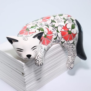 Handmade Ceramic Cat Figurine:Decorative Ornament For Home