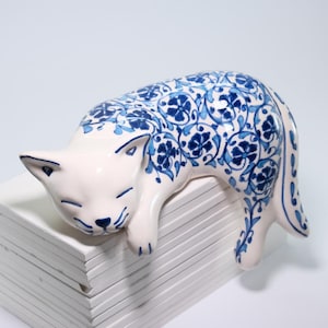Ceramic handmade Cat Figurine:Decorative Ornament For Home