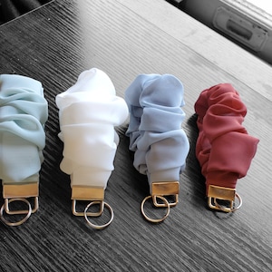 Keyfob Chiffon Scrunchie Wristlet, Scrunchie keychain, Scrunchies Key Fob Bracelet, Key holder, Gift for her, Bridesmaid, Holiday