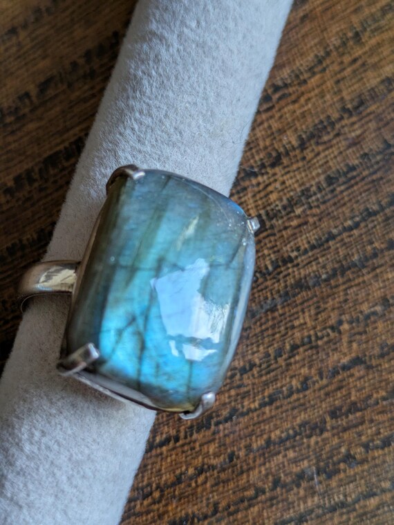 Lovely Rectangular Labradorite And Silver Ring, S… - image 4