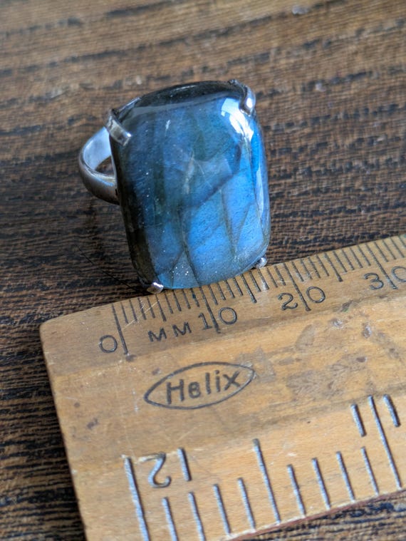 Lovely Rectangular Labradorite And Silver Ring, S… - image 2