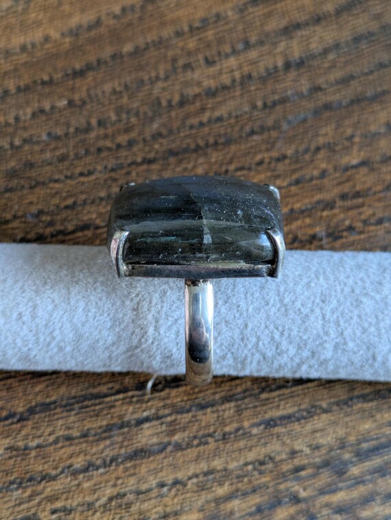 Lovely Rectangular Labradorite And Silver Ring, S… - image 5