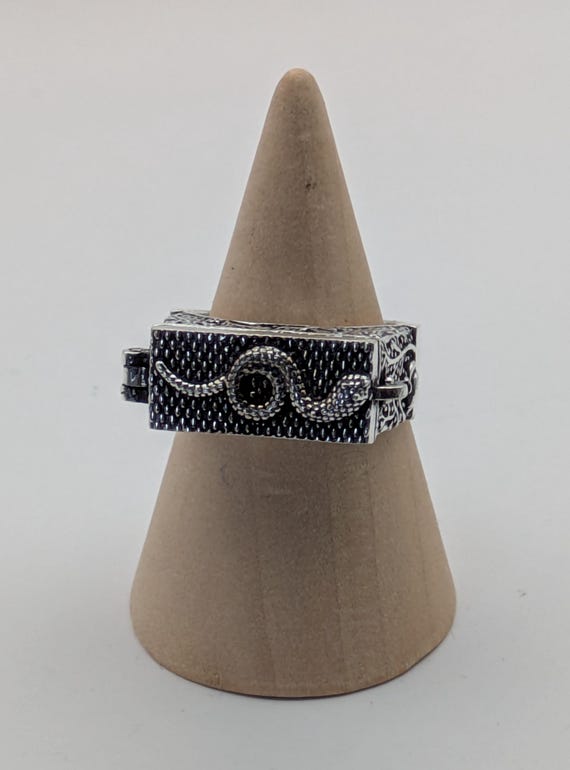 Ornate Rectangular Silver Snake Poison Ring, Size… - image 1