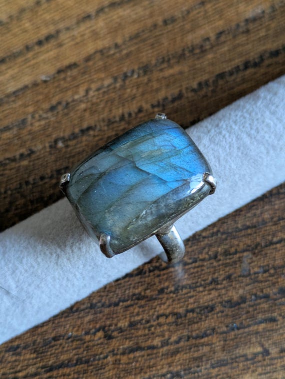Lovely Rectangular Labradorite And Silver Ring, S… - image 6