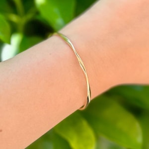 Gold Bangle Bracelet, Gold Cuff Bracelet, Wave Gold Bracelet, Dainty Gold Bracelet, Minimalist Bangle Bracelet, Twisted Gold Cuff Bracelet