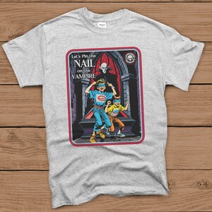Rolig Halloween-vampyr-T-shirt: Pin the Nail, unisex-tröja bild 5